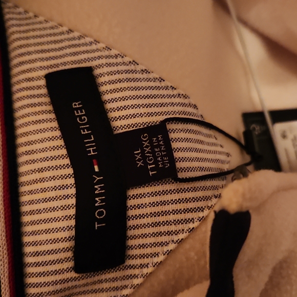 NWT Men's Tommy Hilfiger Half Zip Sweater - Picture 5 of 5